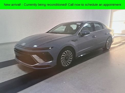Certified 2025 Hyundai Sonata Limited FWD image 1