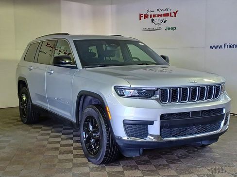 Used 2024 Jeep Grand Cherokee L Laredo image 2