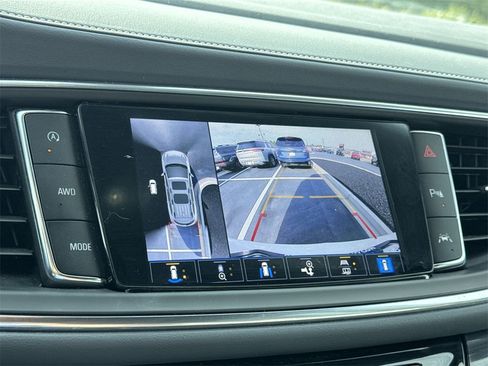 Used 2024 Buick Enclave Essence image 23