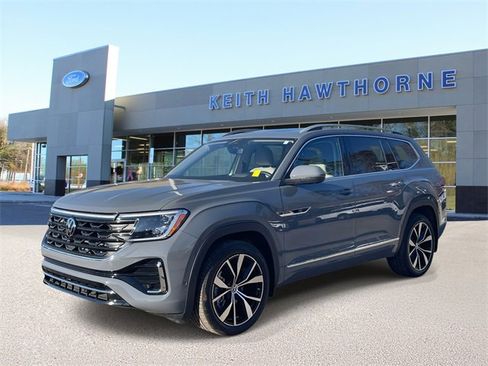 Used 2025 Volkswagen Atlas SEL Premium R-Line image 3