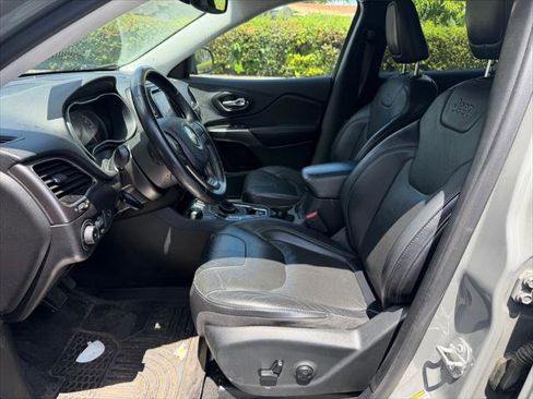 Used 2019 Jeep Cherokee Limited AWD/4WD image 20