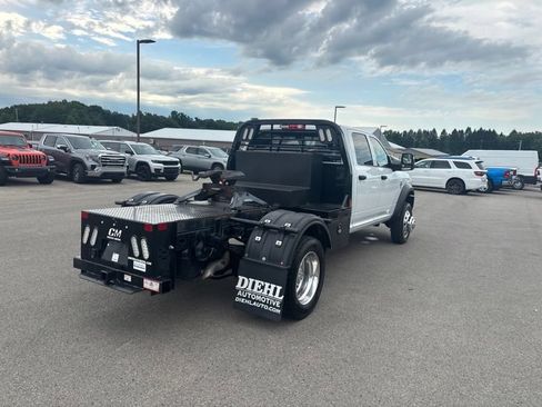 Used 2024 RAM 5500 Tradesman w/ Chrome Appearance Group AWD/4WD image 3