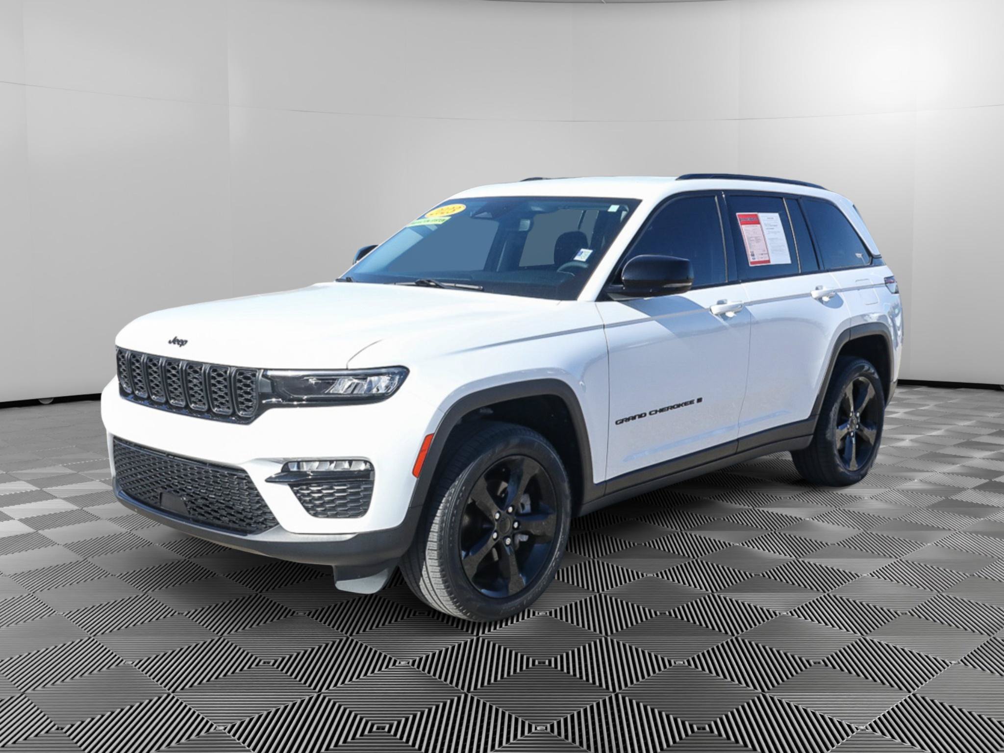 Used 2023 Jeep Grand Cherokee Limited w/ Black Appearance Package AWD/4WD image 2