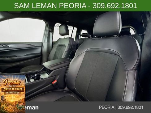 New 2025 Jeep Grand Cherokee Altitude image 20