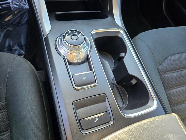 Used 2017 Ford Fusion SE FWD image 21