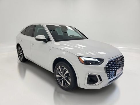 Used 2021 Audi Q5 2.0T Premium w/ Convenience Package AWD/4WD image 3