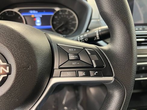 Used 2024 Nissan Altima 2.5 SV FWD image 21