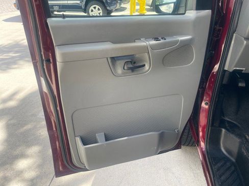 Used 2006 Ford E-150 and Econoline 150 Wagon image 40