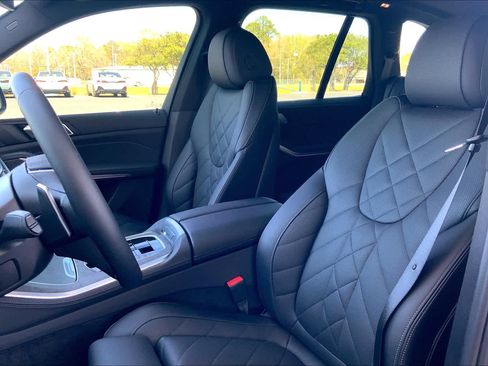 Used 2025 BMW X5 sDrive40i w/ Premium Package image 7