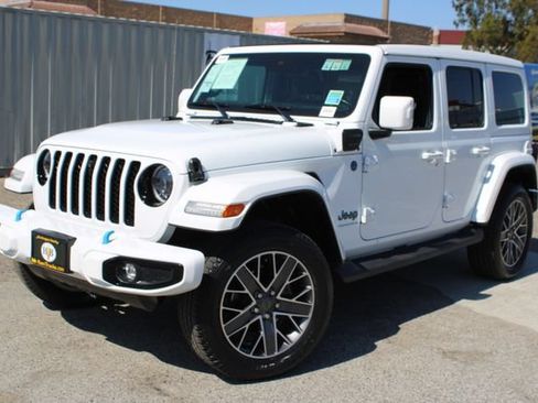 Used 2023 Jeep Wrangler Unlimited Sahara AWD/4WD image 13