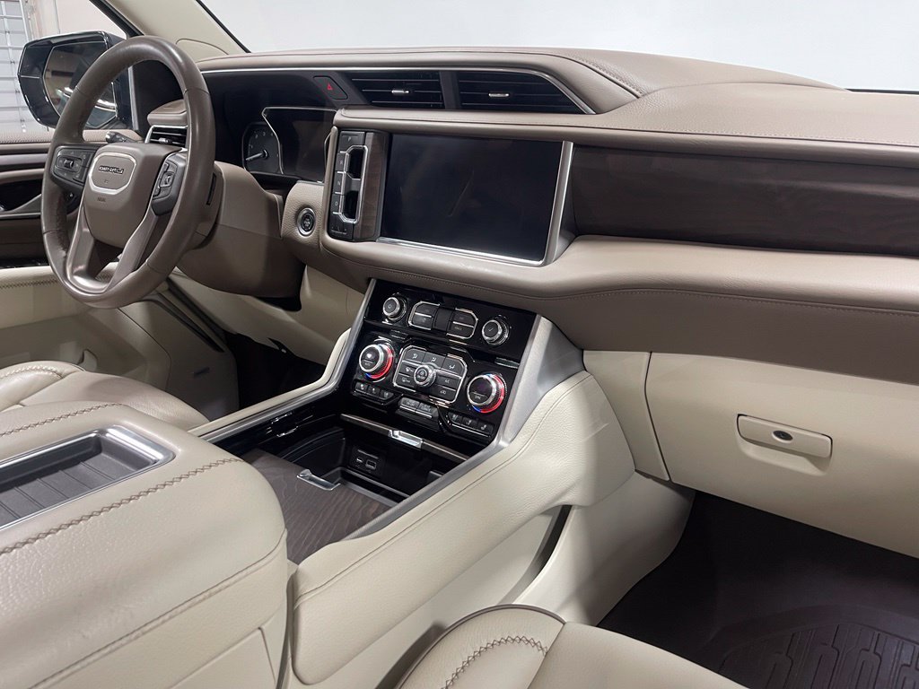 Used 2021 GMC Yukon Denali w/ LPO, Illumination Package AWD/4WD image 28