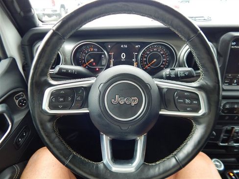 Used 2019 Jeep Wrangler Unlimited Sahara AWD/4WD image 26