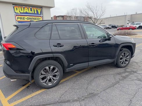 Used 2023 Toyota RAV4 XLE Premium image 3