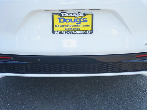 Used 2022 Toyota Sienna XSE w/ XSE Plus Package AWD/4WD image 9