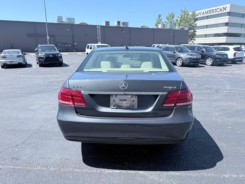 Used 2014 Mercedes-Benz E 350 4MATIC Sedan image 4
