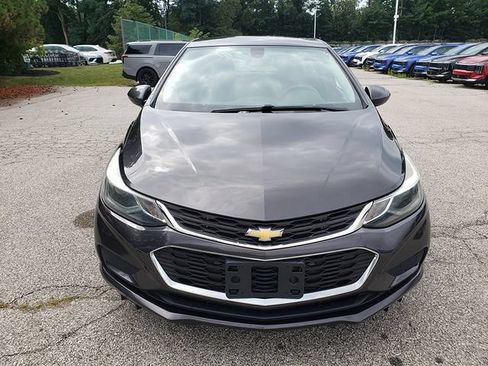 Used 2017 Chevrolet Cruze LT FWD image 9