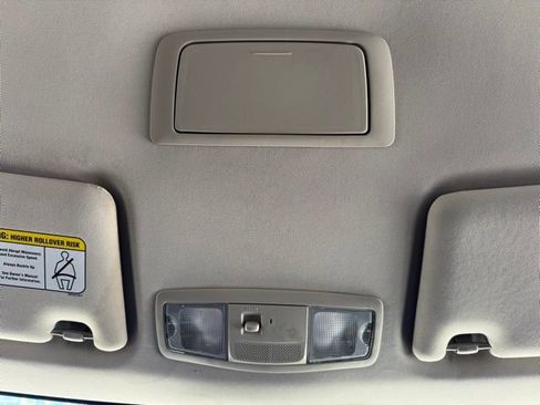 Used 2018 Mitsubishi Outlander 4WD Plug-In Hybrid image 33