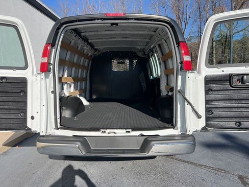 Used 2023 GMC Savana 2500 w/ Driver Convenience Package RWD image 17