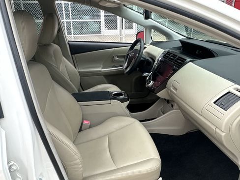 Used 2012 Toyota Prius V Five image 25