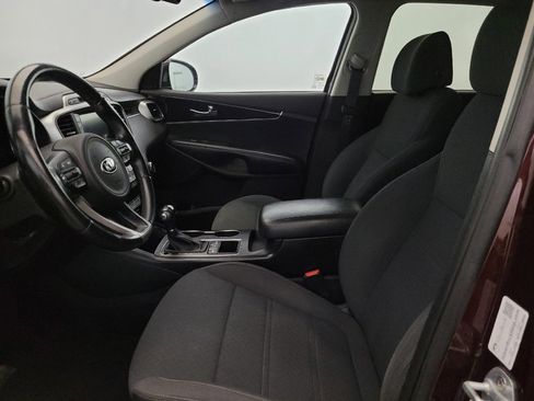 Used 2017 Kia Sorento AWD w/ LX Convenience Package image 17