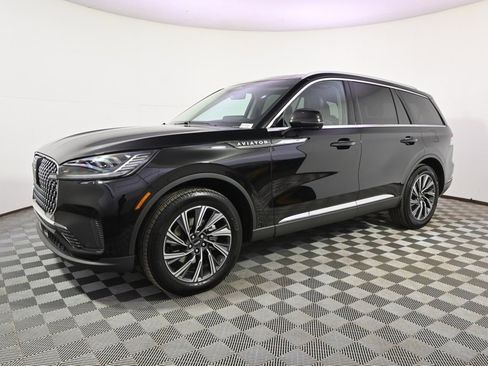New 2025 Lincoln Aviator AWD w/ Equipment Group 101A image 2