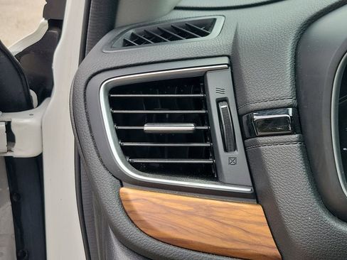 Used 2021 Honda CR-V Touring image 32