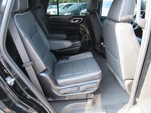 Used 2022 GMC Yukon SLT w/ SLT Luxury Package RWD image 33