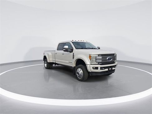 Used 2017 Ford F450 Platinum w/ Platinum Ultimate Package image 2