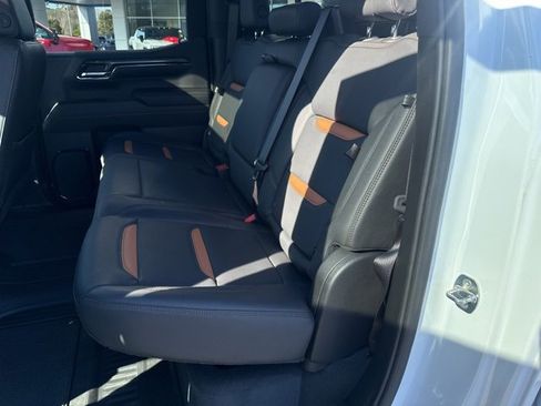 Used 2024 GMC Sierra 1500 AT4 w/ AT4 Premium Package image 11