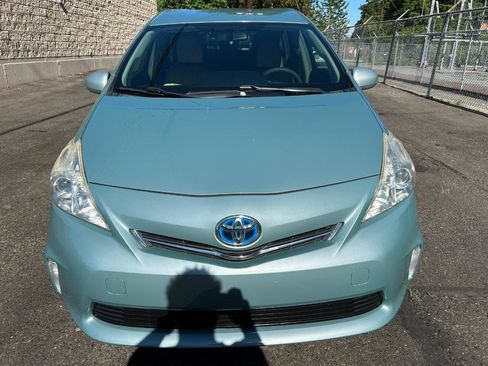 Used 2014 Toyota Prius V Three FWD image 2