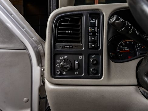 Used 2005 Chevrolet Silverado 3500 LT w/ Heavy-Duty Power Package image 17