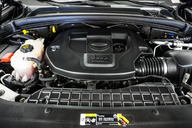 Used 2022 Jeep Grand Cherokee Overland AWD/4WD image 24