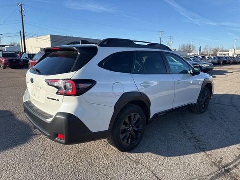 Used 2023 Subaru Outback Onyx Edition image 3