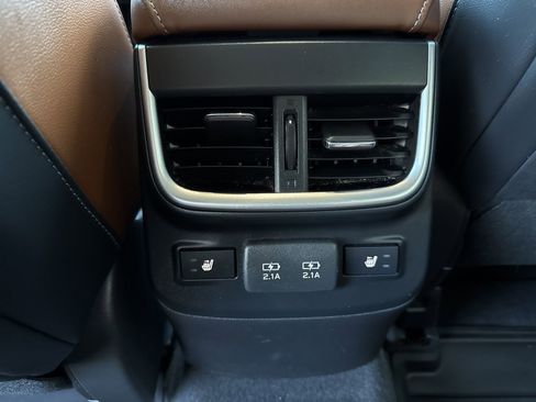 Used 2021 Subaru Outback Touring w/ Popular Package #2 image 15