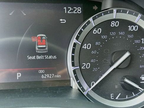 Used 2022 Toyota Highlander XLE FWD image 43