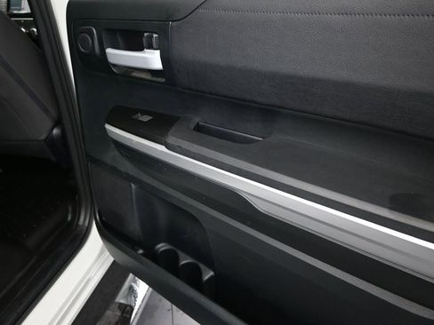 Used 2017 Toyota Tundra SR5 RWD image 21