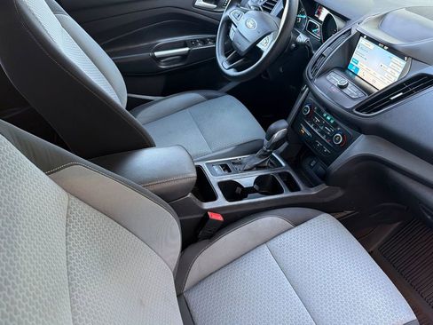 Used 2019 Ford Escape SE image 15