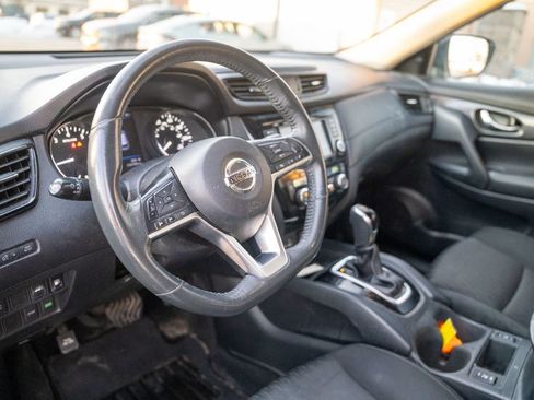 Used 2018 Nissan Rogue SV image 20