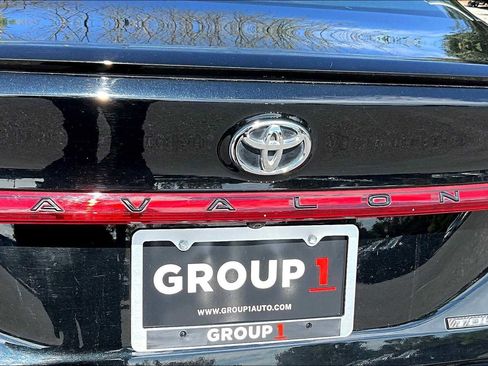 Used 2019 Toyota Avalon Touring w/ Advanced Safety Package image 30