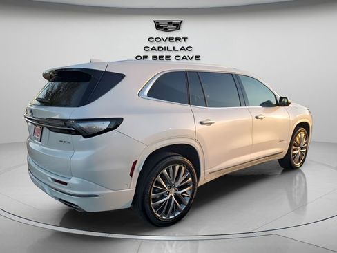 Used 2025 Buick Enclave Avenir w/ Super Cruise Package image 9