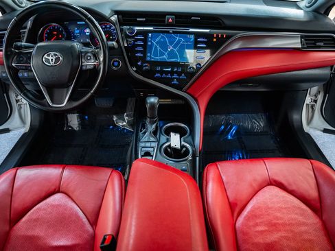 Used 2019 Toyota Camry XSE w/ Navigation Package FWD image 15