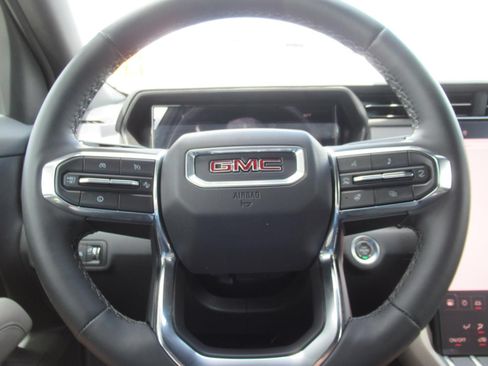 Used 2025 GMC Terrain Elevation FWD image 23