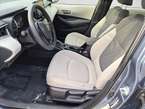Used 2022 Toyota Corolla LE FWD image 14