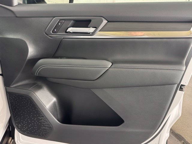 New 2027 GMC Terrain Elevation w/ Elevation Premium Package AWD/4WD image 28