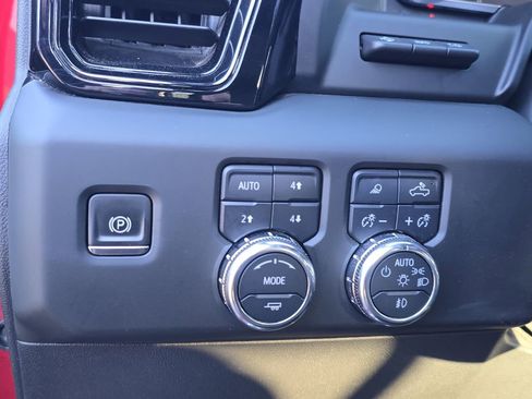 Used 2024 GMC Sierra 1500 AT4 w/ Technology Package image 16