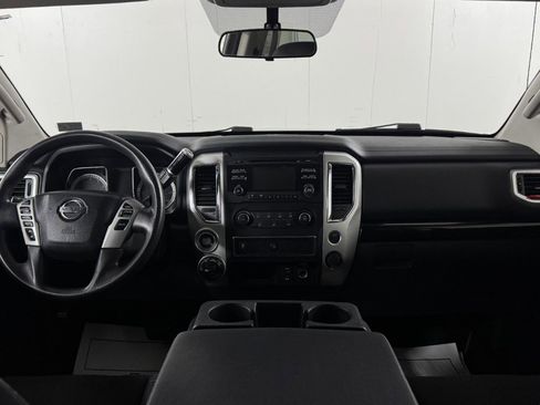 Used 2017 Nissan Titan SV image 43