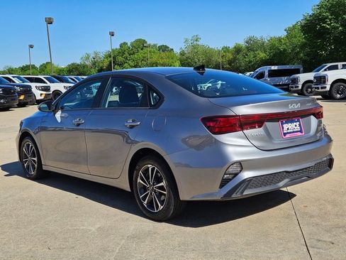 Used 2024 Kia Forte LXS FWD image 8