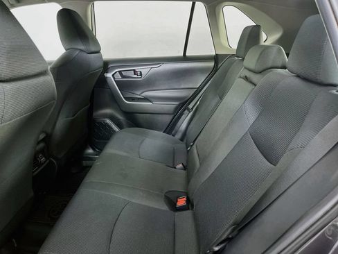 Used 2022 Toyota RAV4 LE FWD image 31