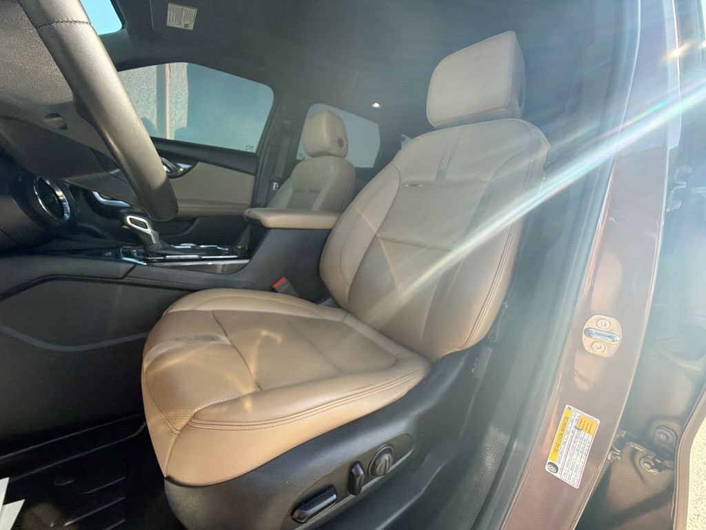 Certified 2019 Chevrolet Blazer Premier w/ Sun and Wheels Package FWD image 17
