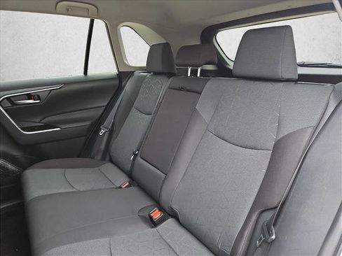 Used 2025 Toyota RAV4 XLE AWD/4WD image 19